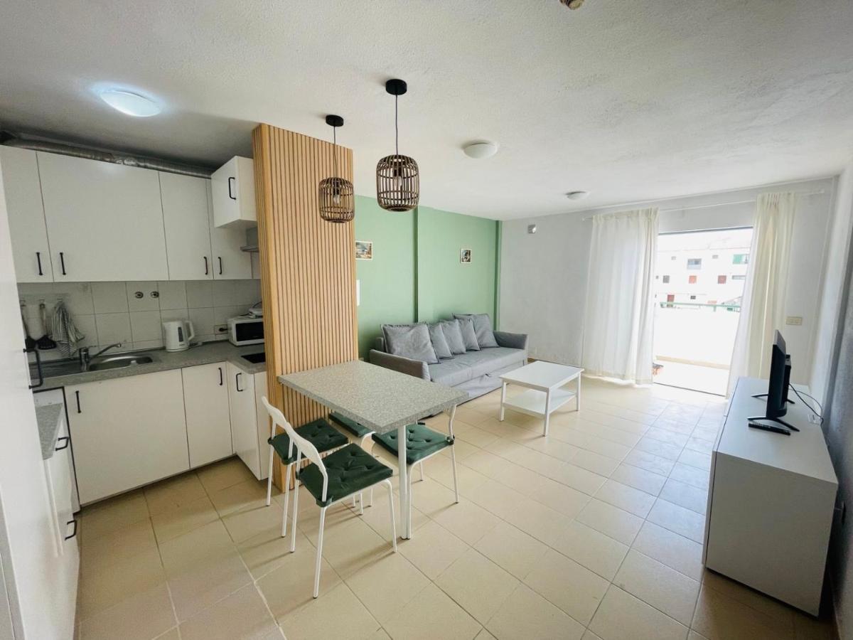 Alondras Park Mialsoma Apartment Arona  Ngoại thất bức ảnh