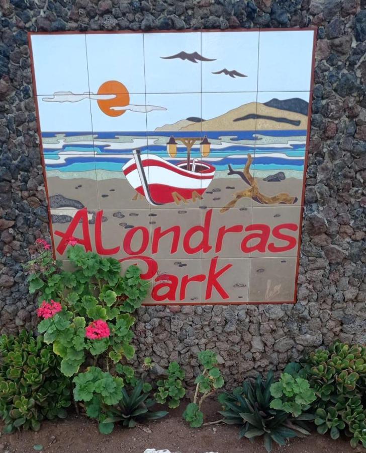 Alondras Park Mialsoma Apartment Arona  Ngoại thất bức ảnh